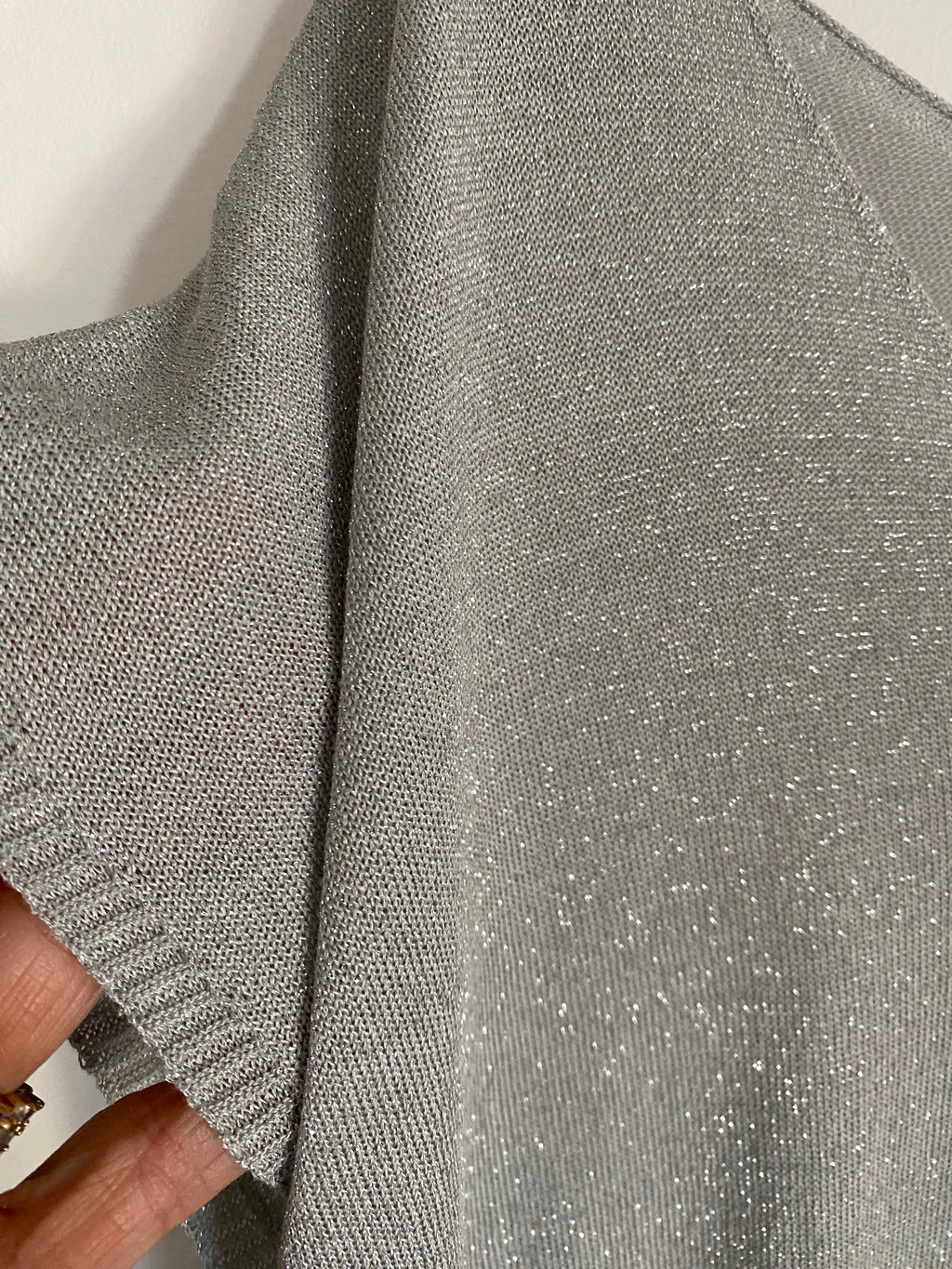 TOP SAMIA IRISE  TROIS COLORIS (argent , ecru , gris clair )  36/42