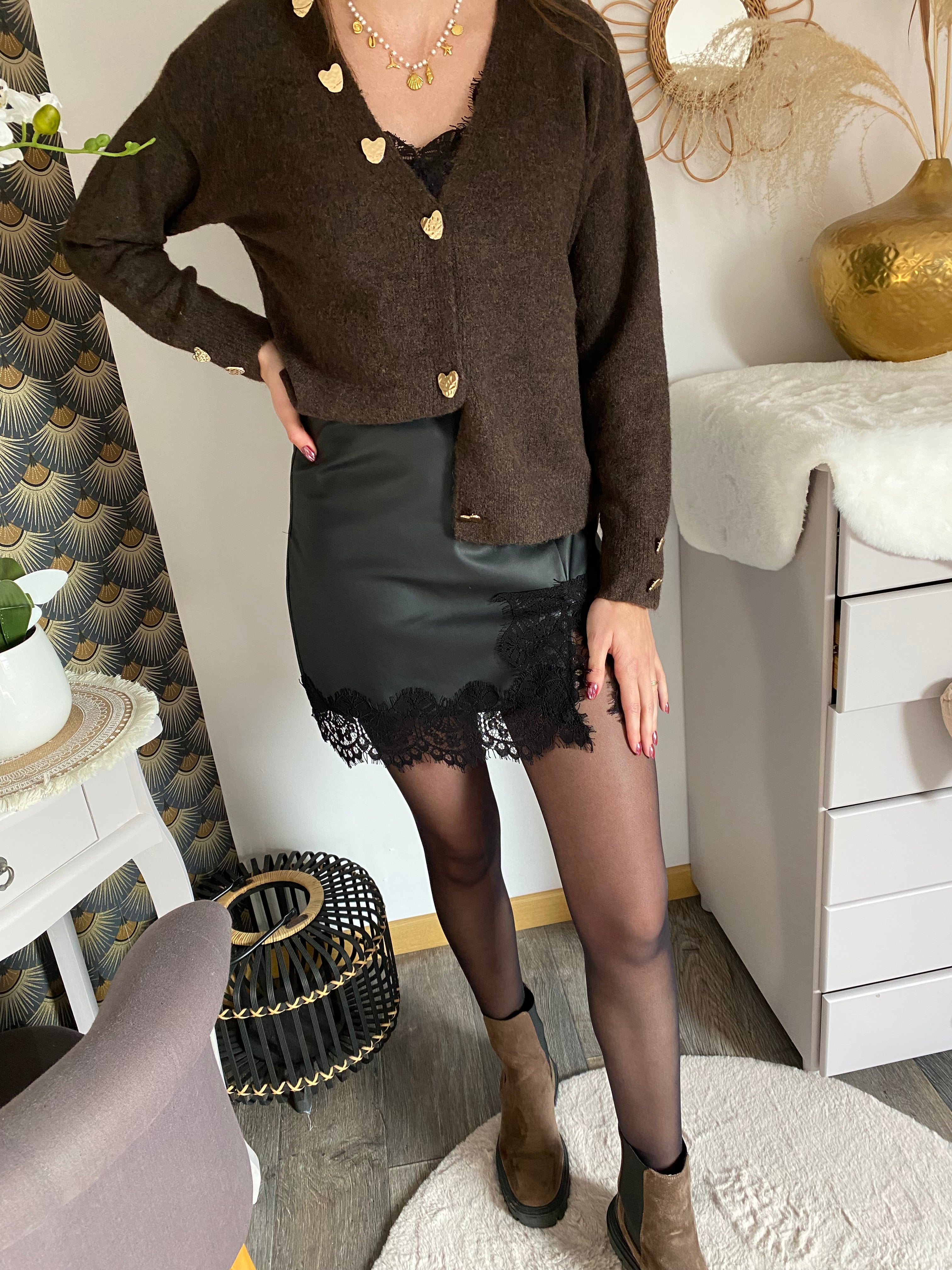 JUPE SHORT SIMILI NOIRE   TAILLES:S OU M