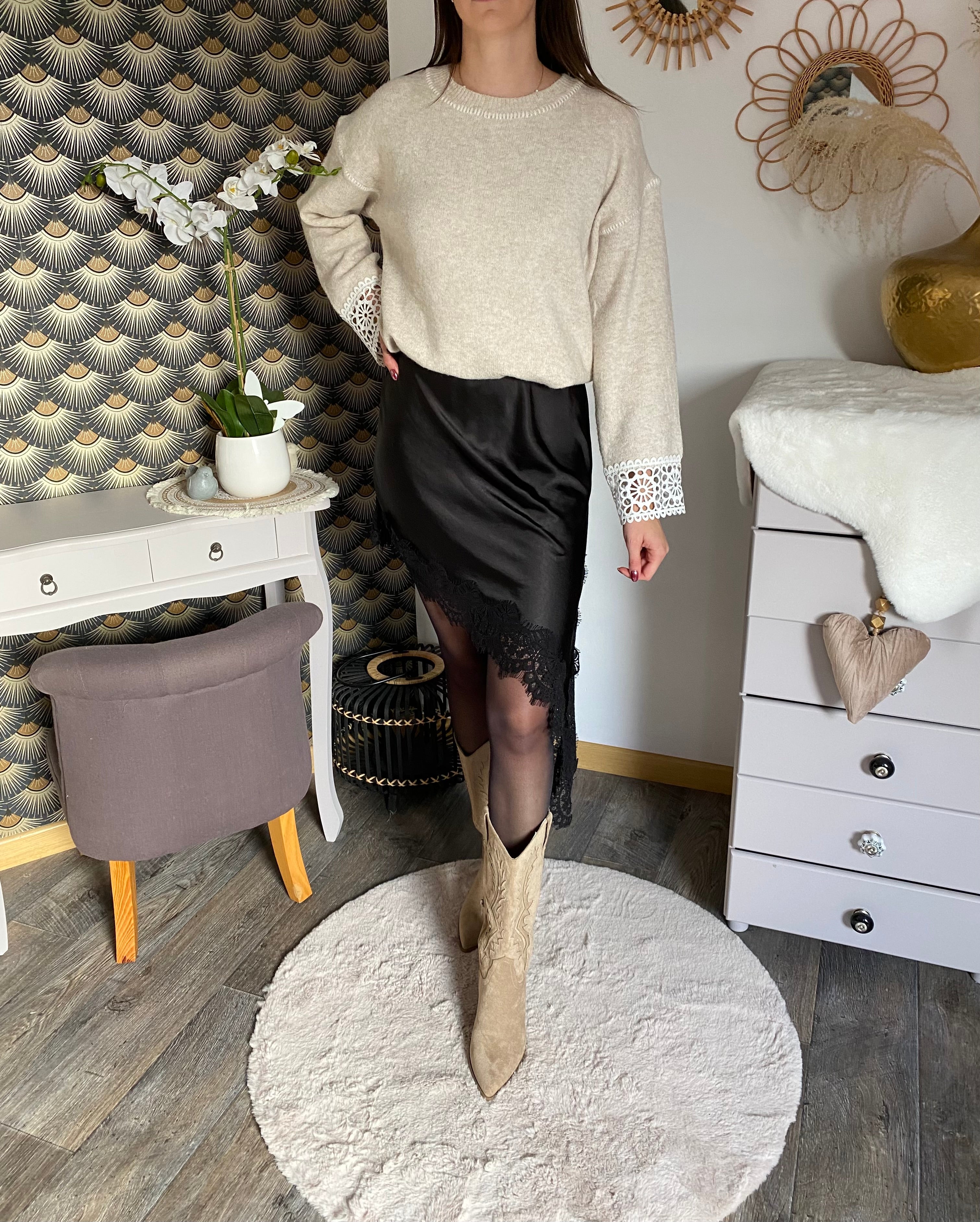 ROBE SATIN DENTELLE NOIRE TU 34/40