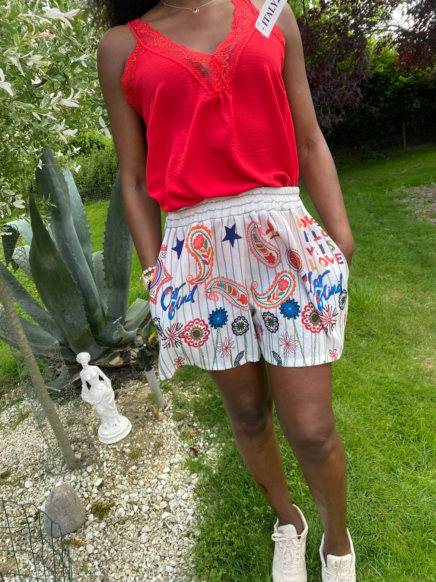 TOP DENTELLE  ROUGE  40/ 44 collection dolce vita