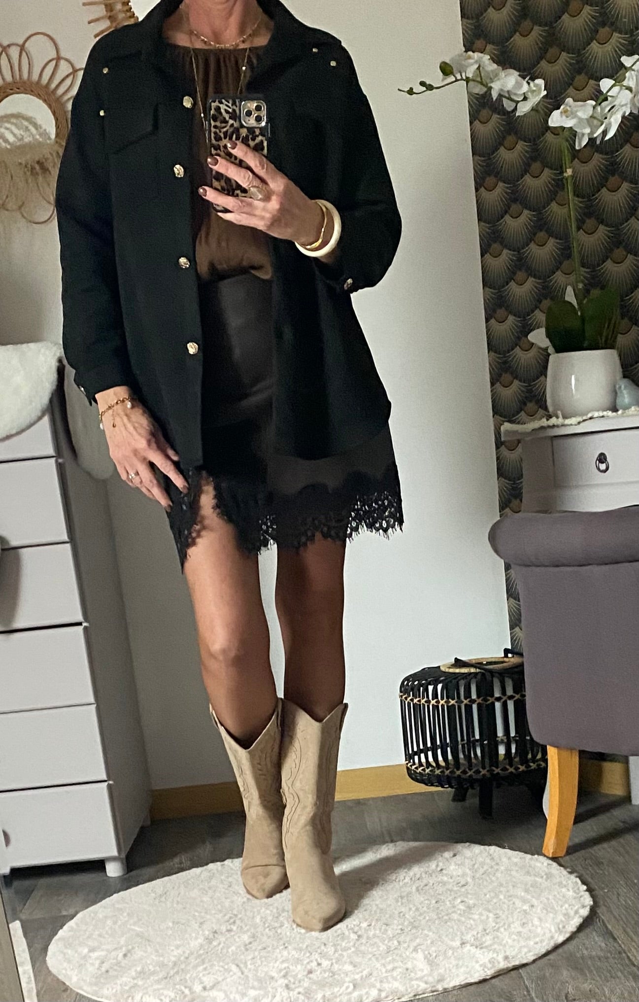 JUPE SHORT SIMILI MARRON   TAILLES:S OU M