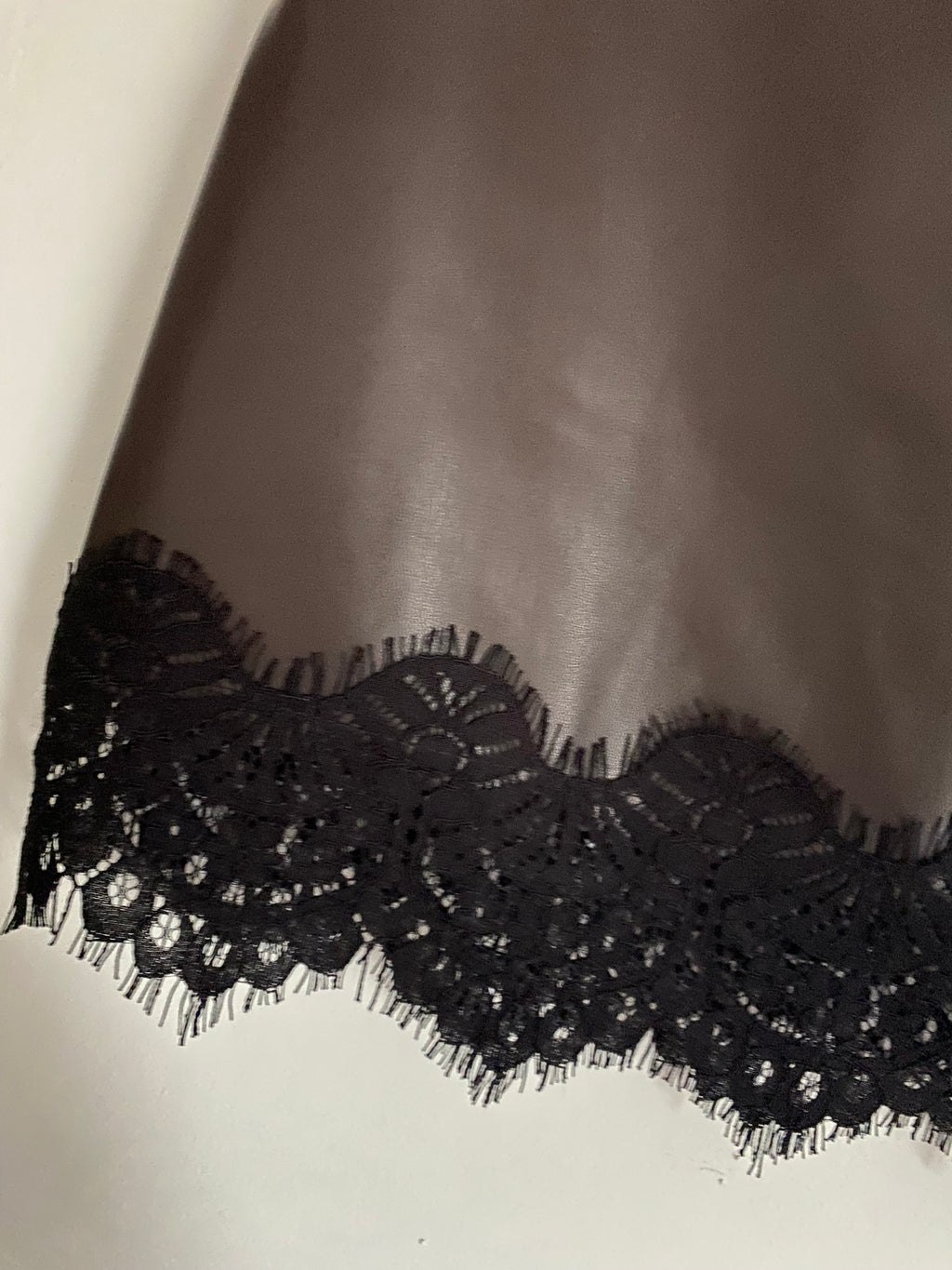 JUPE SHORT SIMILI MARRON   TAILLES:S OU M