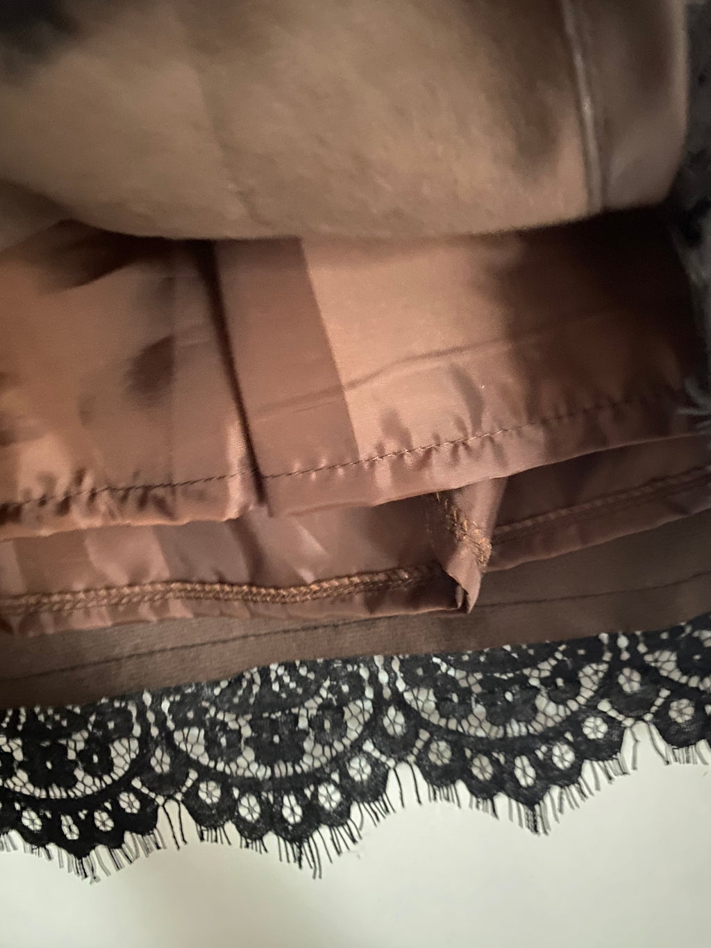 JUPE SHORT SIMILI MARRON   TAILLES:S OU M