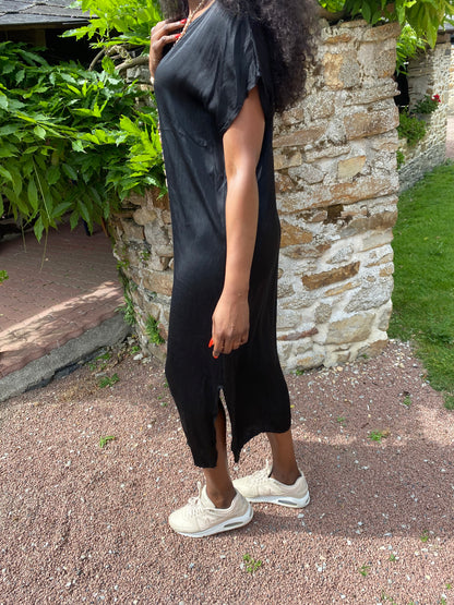 ROBE SOIE  NOIRE 40/44 petit 46