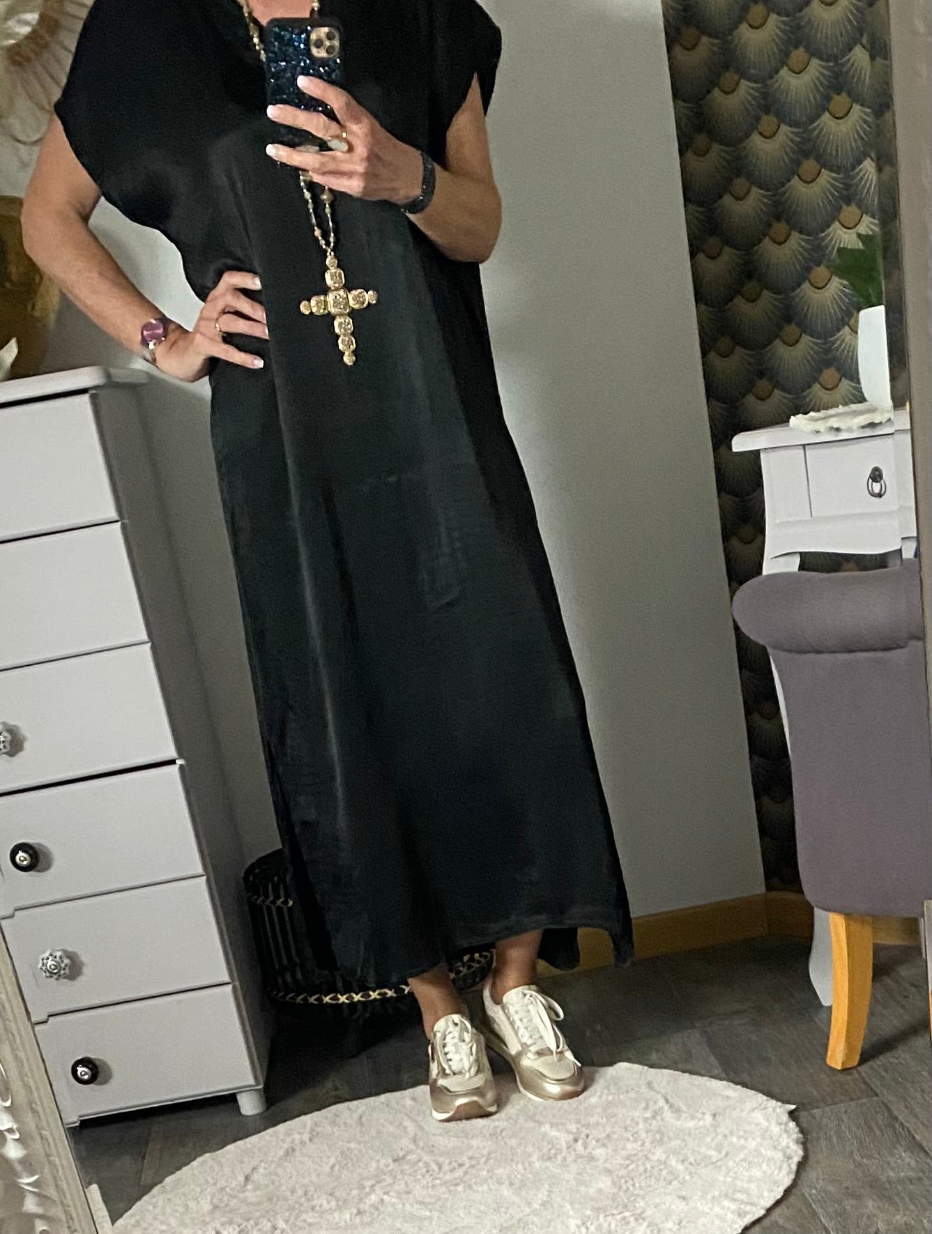 ROBE SOIE  NOIRE 40/44 petit 46