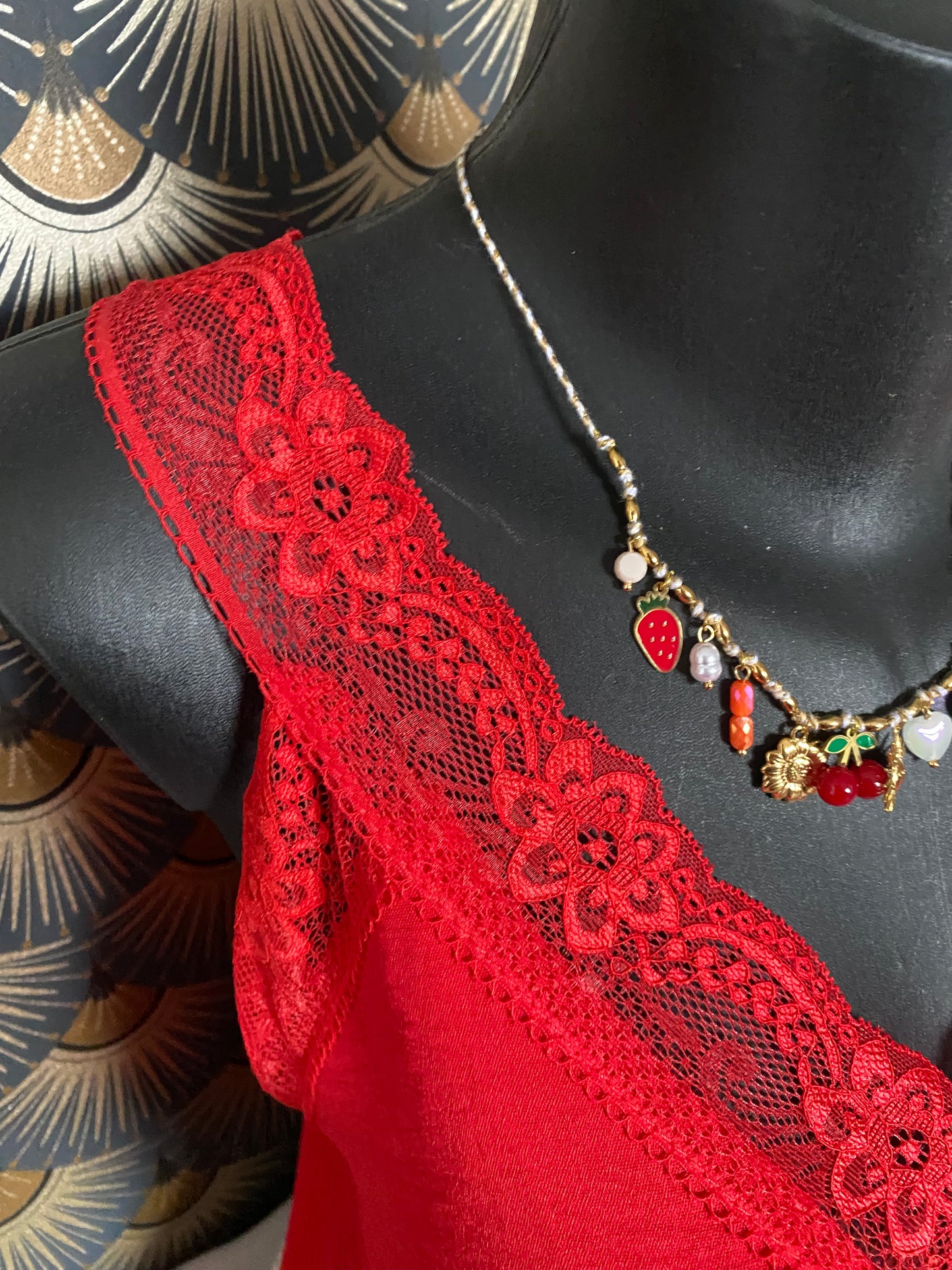 TOP DENTELLE  ROUGE  40/ 44 collection dolce vita