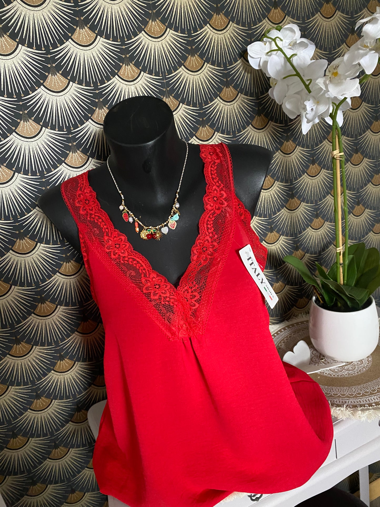 TOP DENTELLE  ROUGE  40/ 44 collection dolce vita