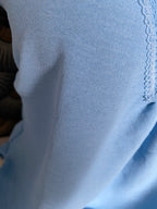 TOP DENTELLE  BLEU CIEL   40/ 44 collection dolce vita