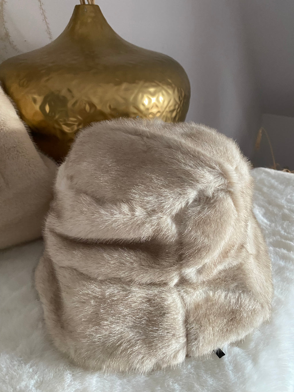 BOB FAUSSE FOURRURE BEIGE         ( categorie bonnet )