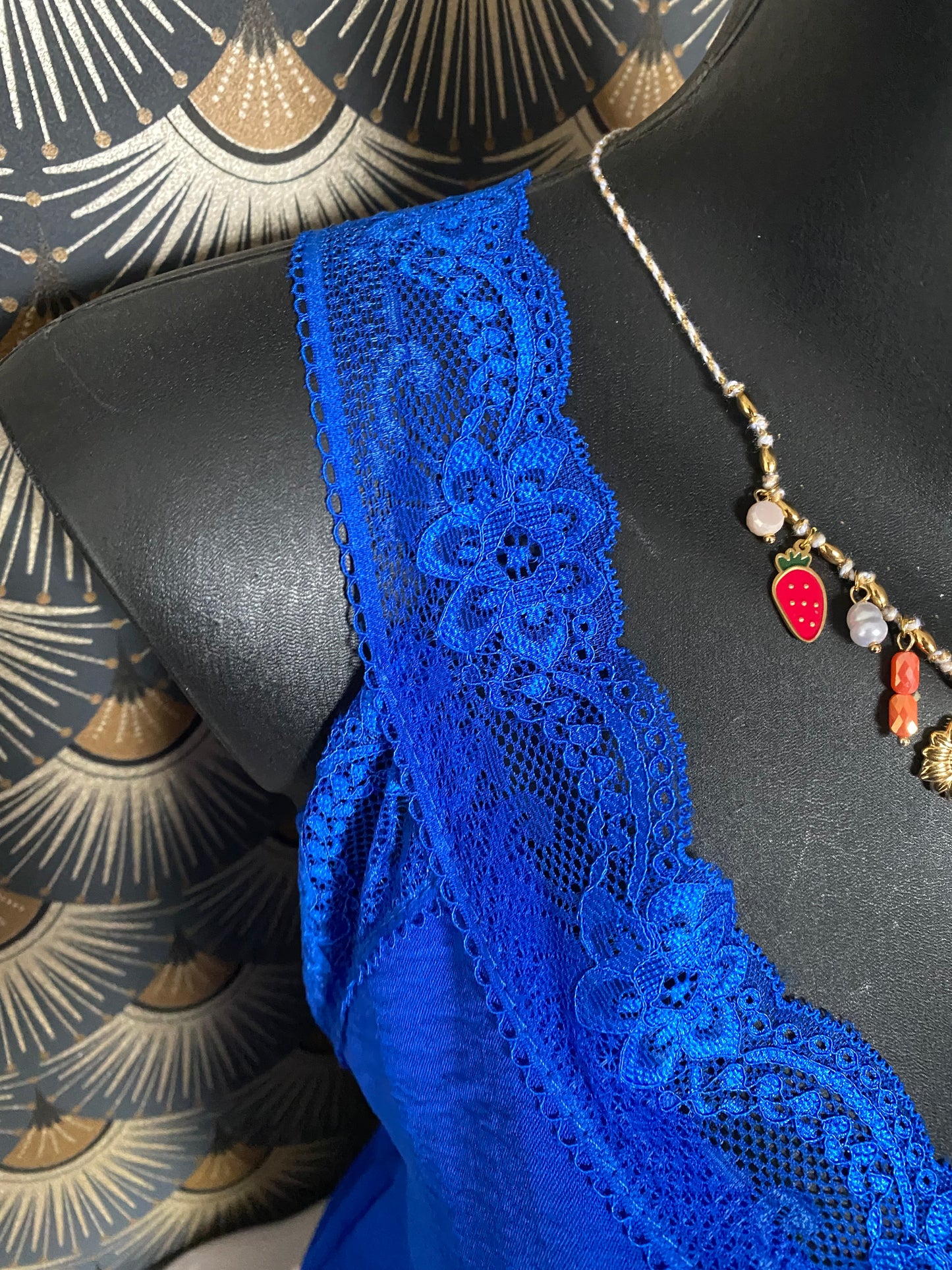 TOP DENTELLE  BLEU ROI   40/ 44 collection dolce vita