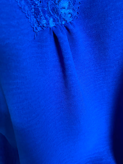 TOP DENTELLE  BLEU ROI   40/ 44 collection dolce vita