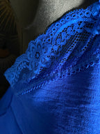 TOP DENTELLE  BLEU ROI   40/ 44 collection dolce vita
