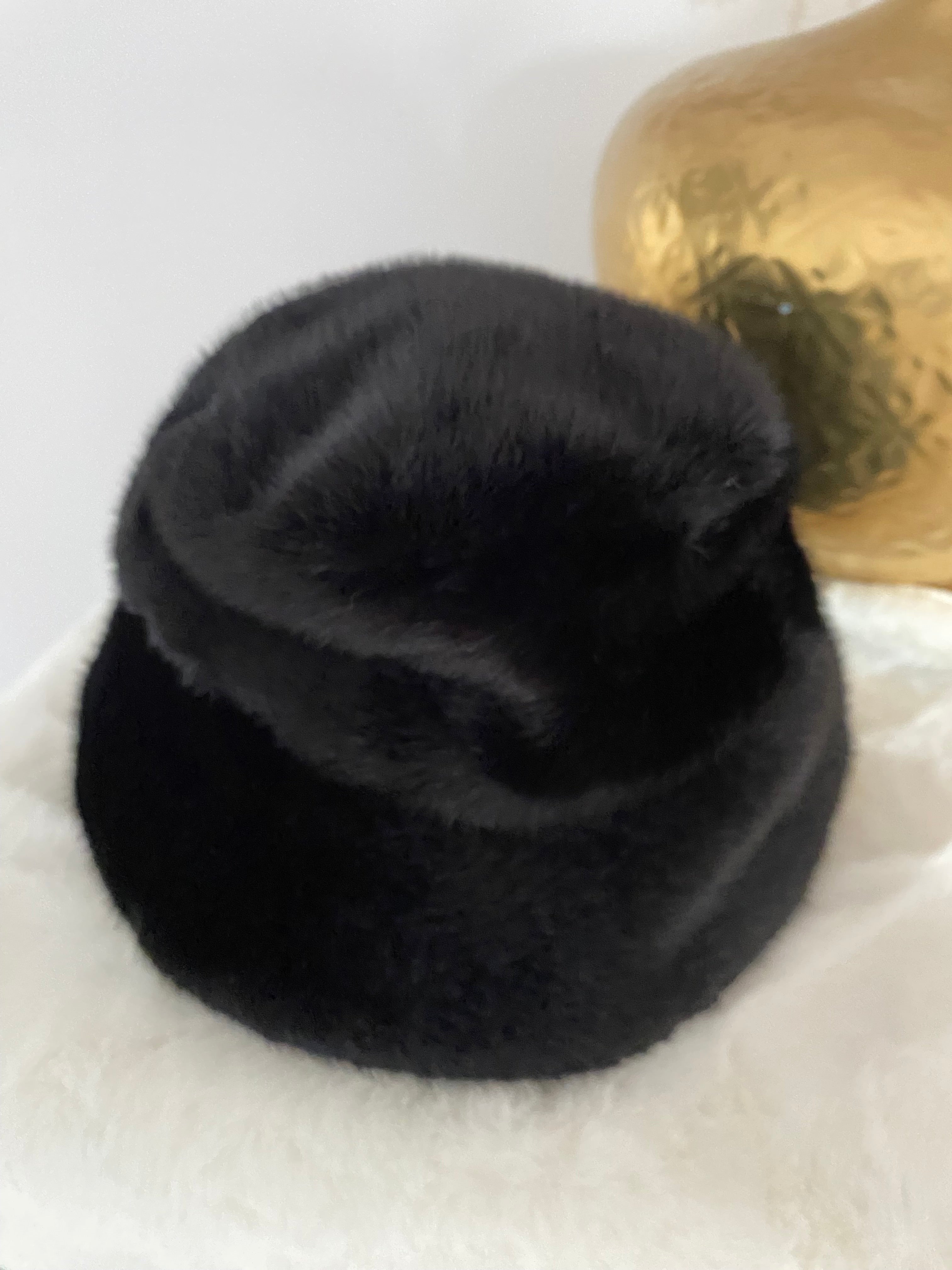 BOB FAUSSE FOURRURE NOIR         ( categorie bonnet )