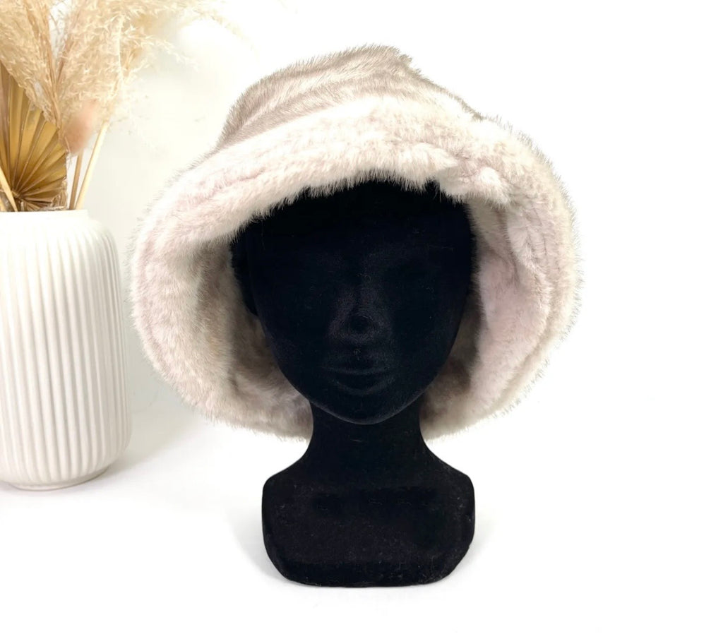 BOB FAUSSE FOURRURE BEIGE         ( categorie bonnet )