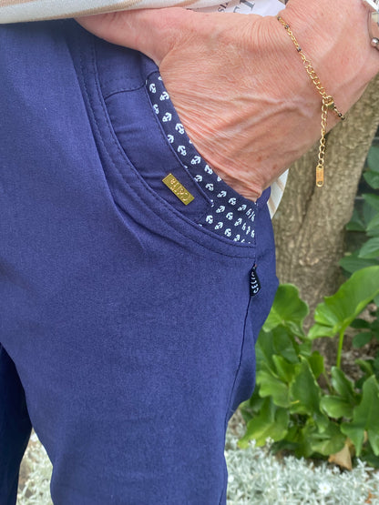 PANTACOURT BLEU MARINE TAILLE 1  ( 38/40)