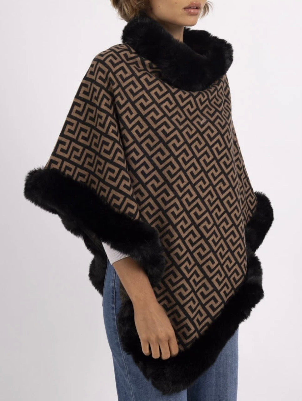 PONCHO CAPE AVEC FAUSSE FOURRURE IMPRIME   TU  (categorie veste )