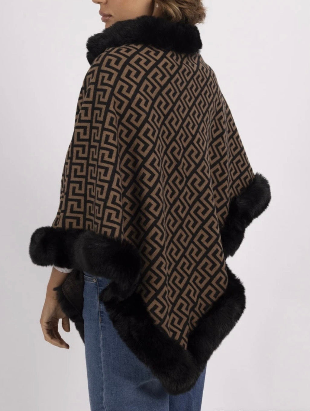 PONCHO CAPE AVEC FAUSSE FOURRURE IMPRIME   TU  (categorie veste )