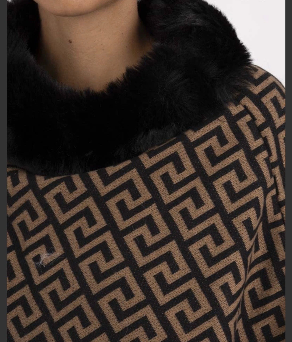 PONCHO CAPE AVEC FAUSSE FOURRURE IMPRIME   TU  (categorie veste )