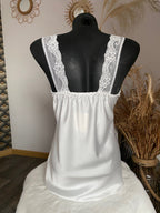 TOP DENTELLE  TROIS COLORIS ( noir , blanc, champagne)