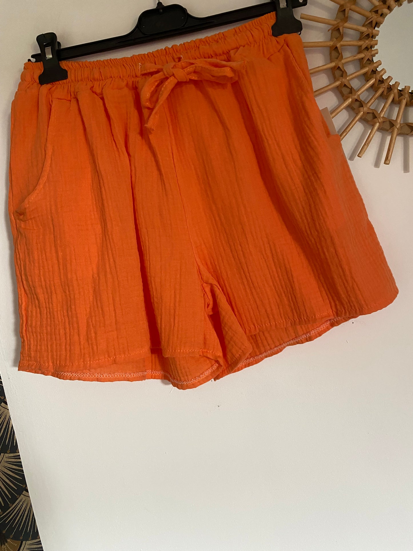 SHORT GAZE DE COTON 36/42 PETIT 44    5 COLORIS ( kaki , blanc , noir , ecru , orange )