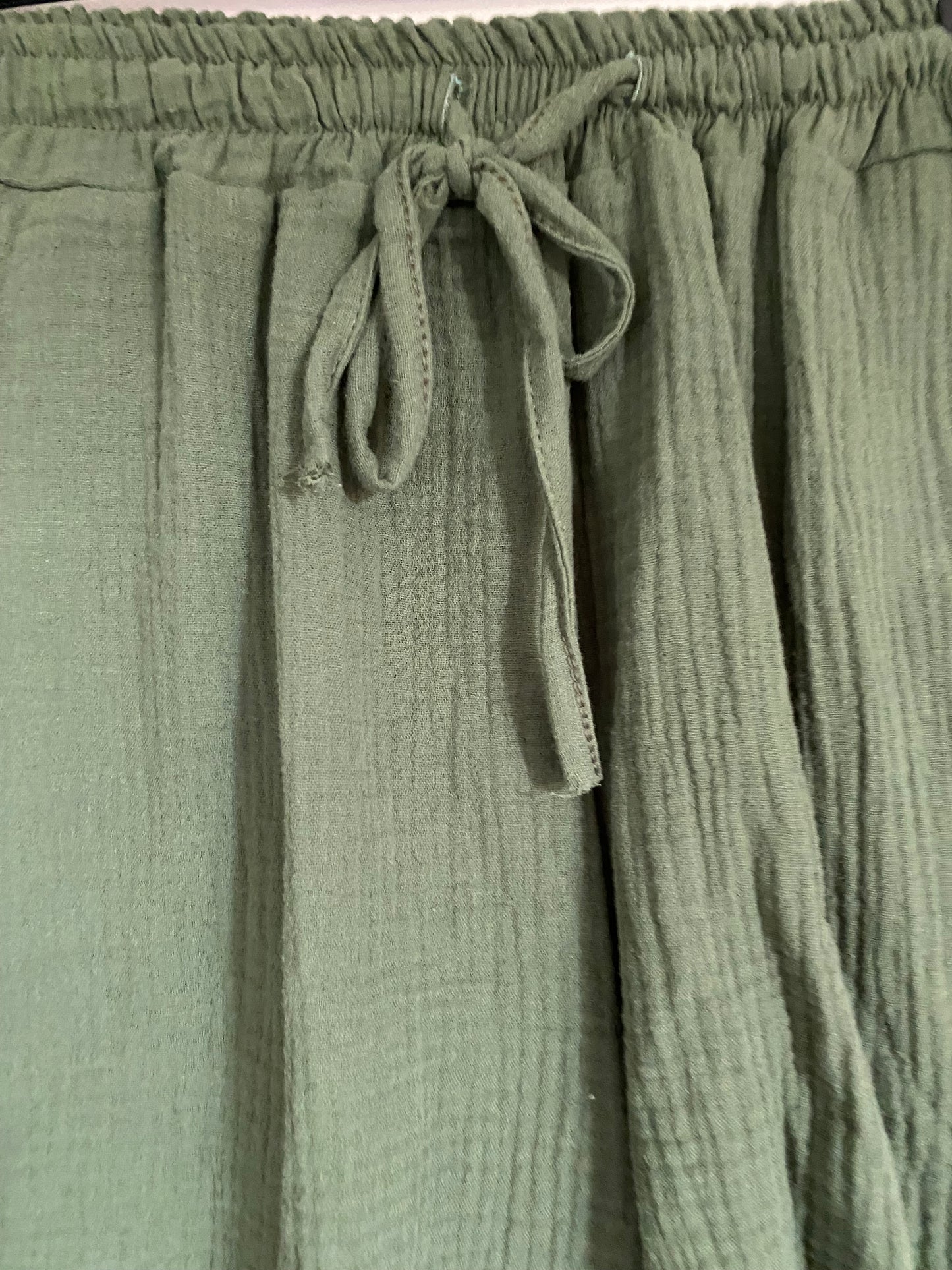 SHORT GAZE DE COTON 36/42 PETIT 44    5 COLORIS ( kaki , blanc , noir , ecru , orange )