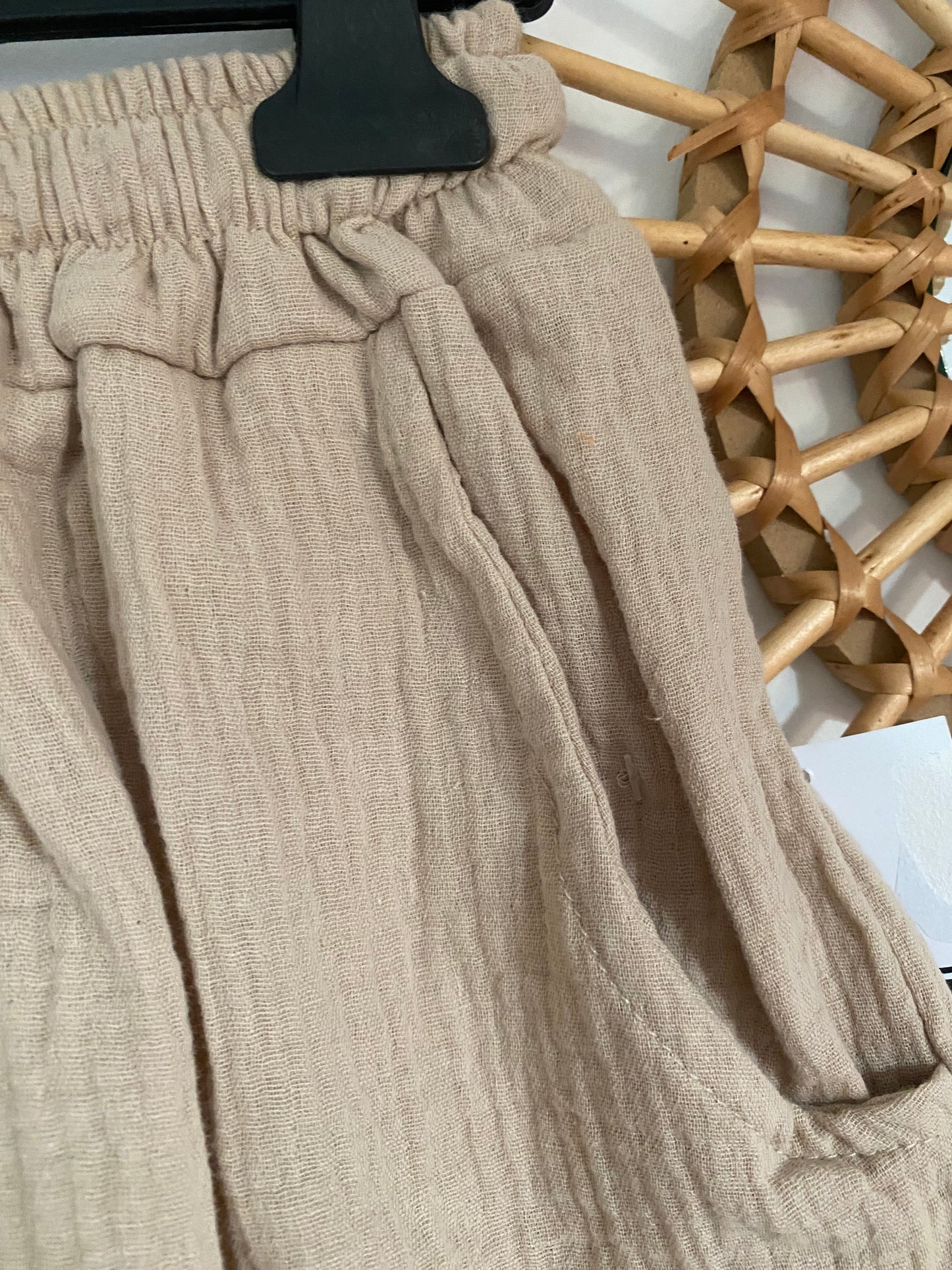 SHORT GAZE DE COTON 36/42 PETIT 44    5 COLORIS ( kaki , blanc , noir , ecru , orange )