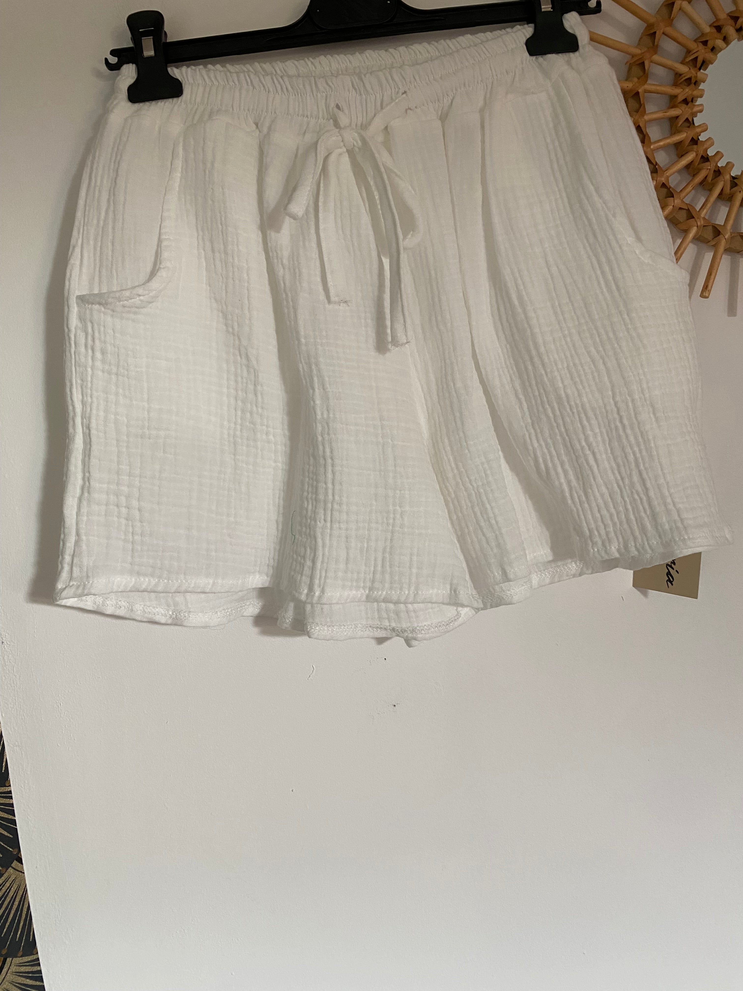SHORT GAZE DE COTON 36/42 PETIT 44    5 COLORIS ( kaki , blanc , noir , ecru , orange )