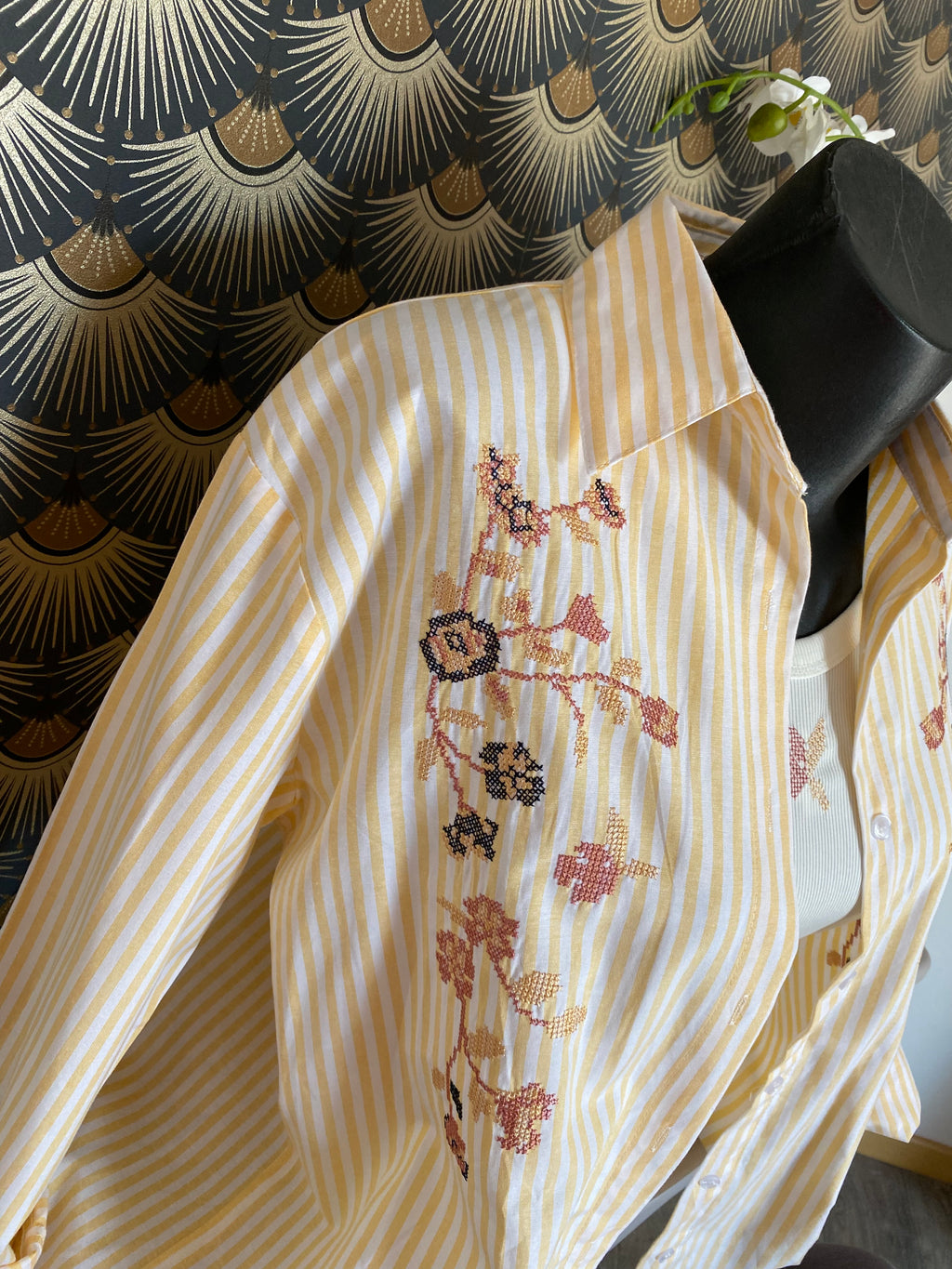 ENSEMBLE CHEMISE   BRODEE RAYEE ET DEBARDEUR JAUNE  TU 34/42