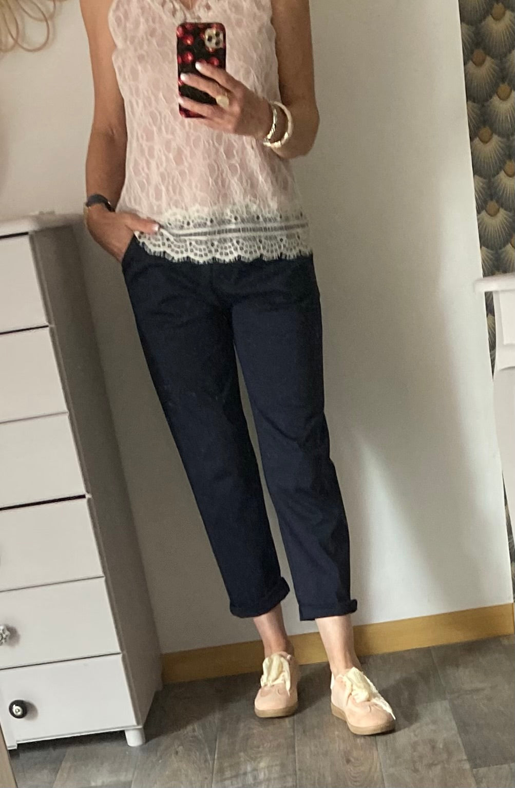 PANTALON BLEU MARINE TAILLE M OU L