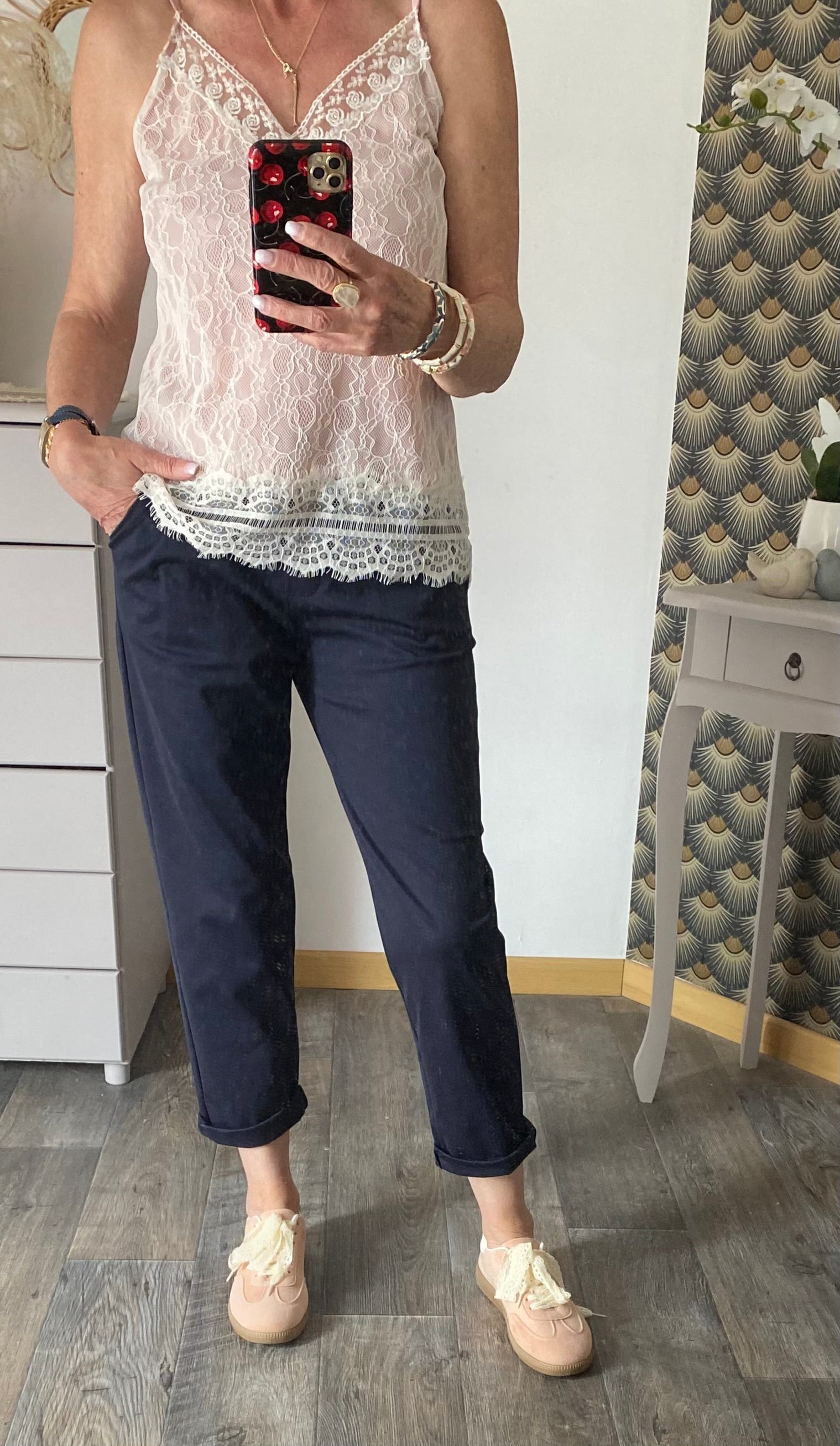 PANTALON BLEU MARINE TAILLE M OU L