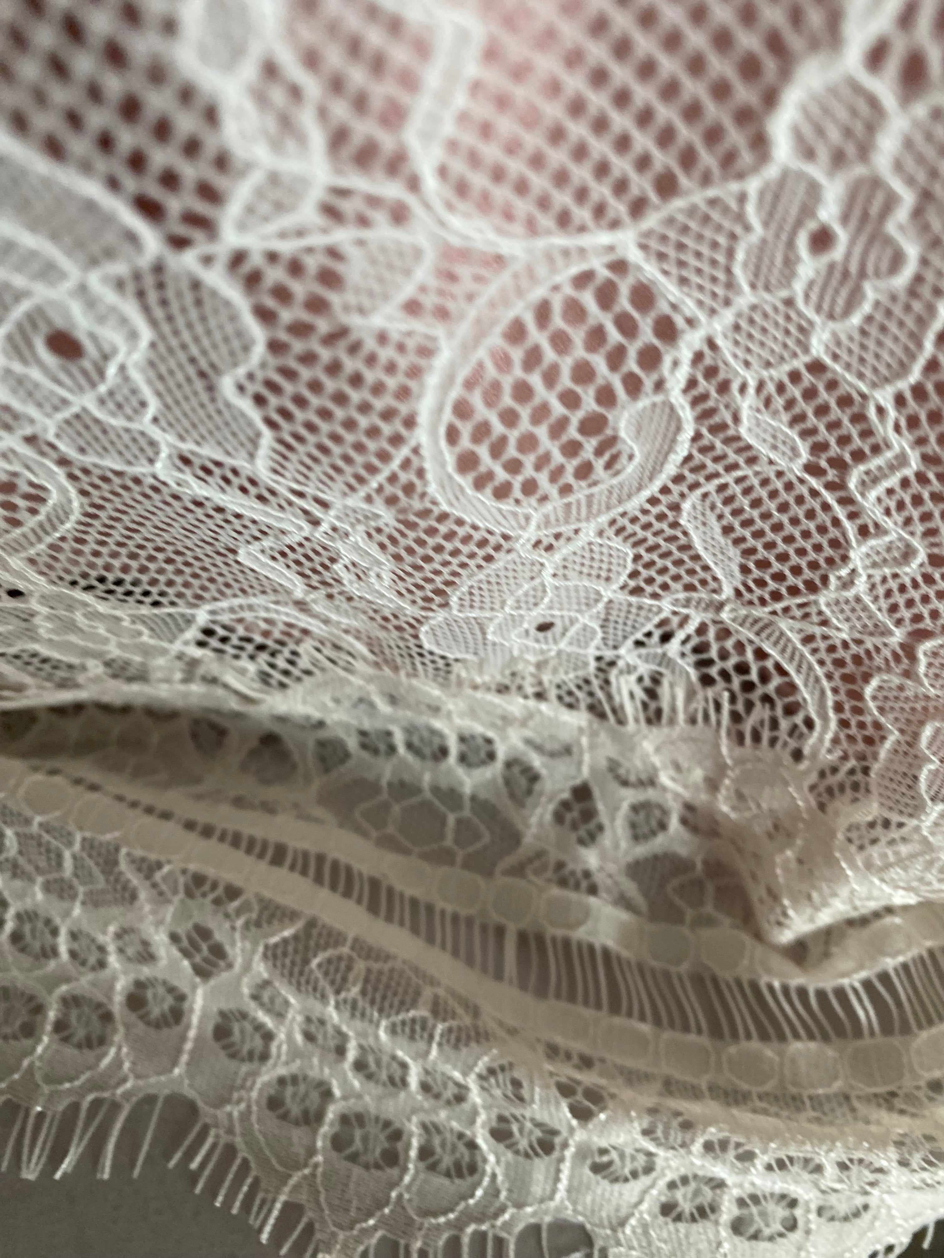 TOP DENTELLE ROSE /ECRU /NOIR  TU 34/42