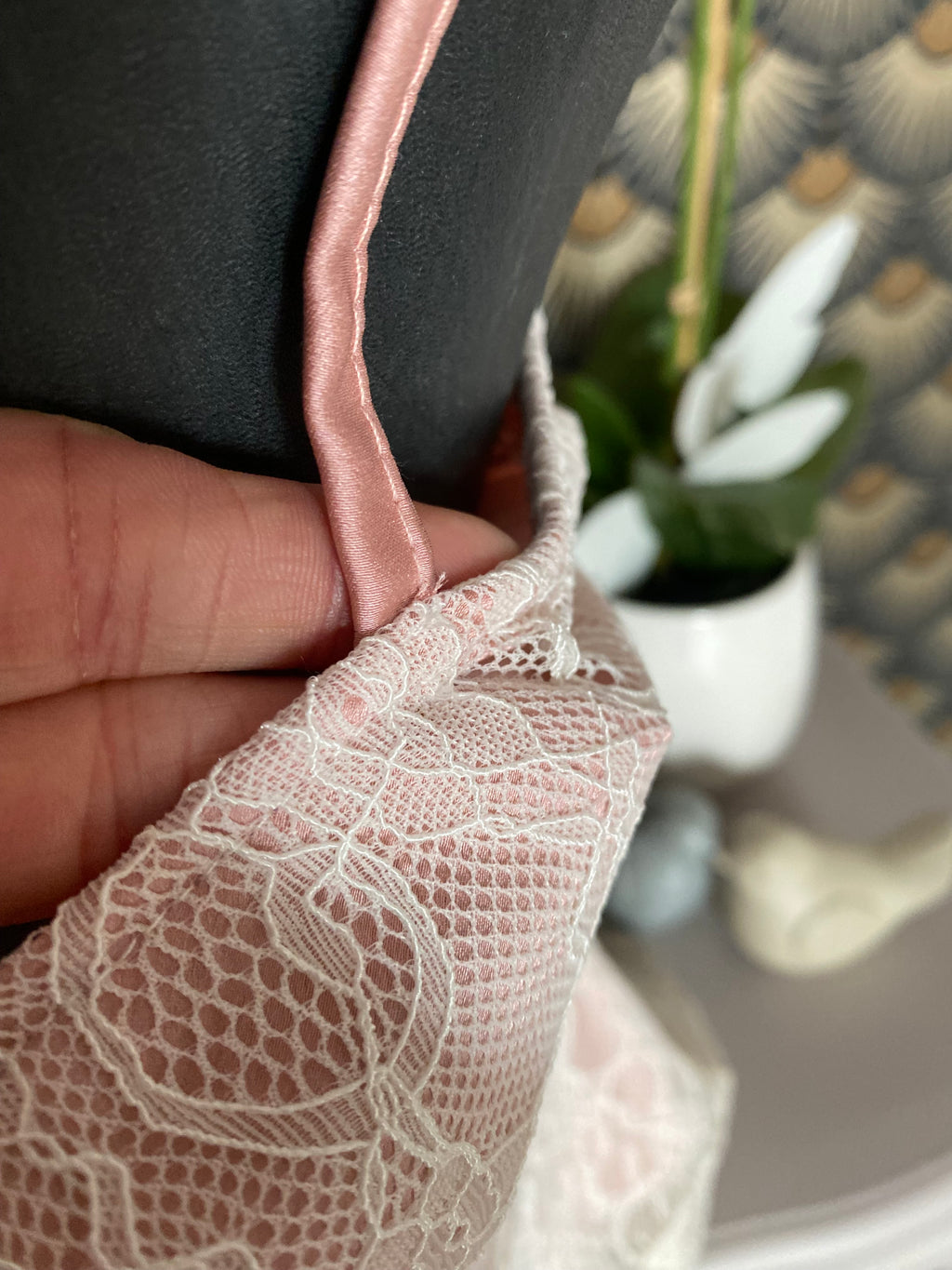 TOP DENTELLE ROSE /ECRU /NOIR  TU 34/42