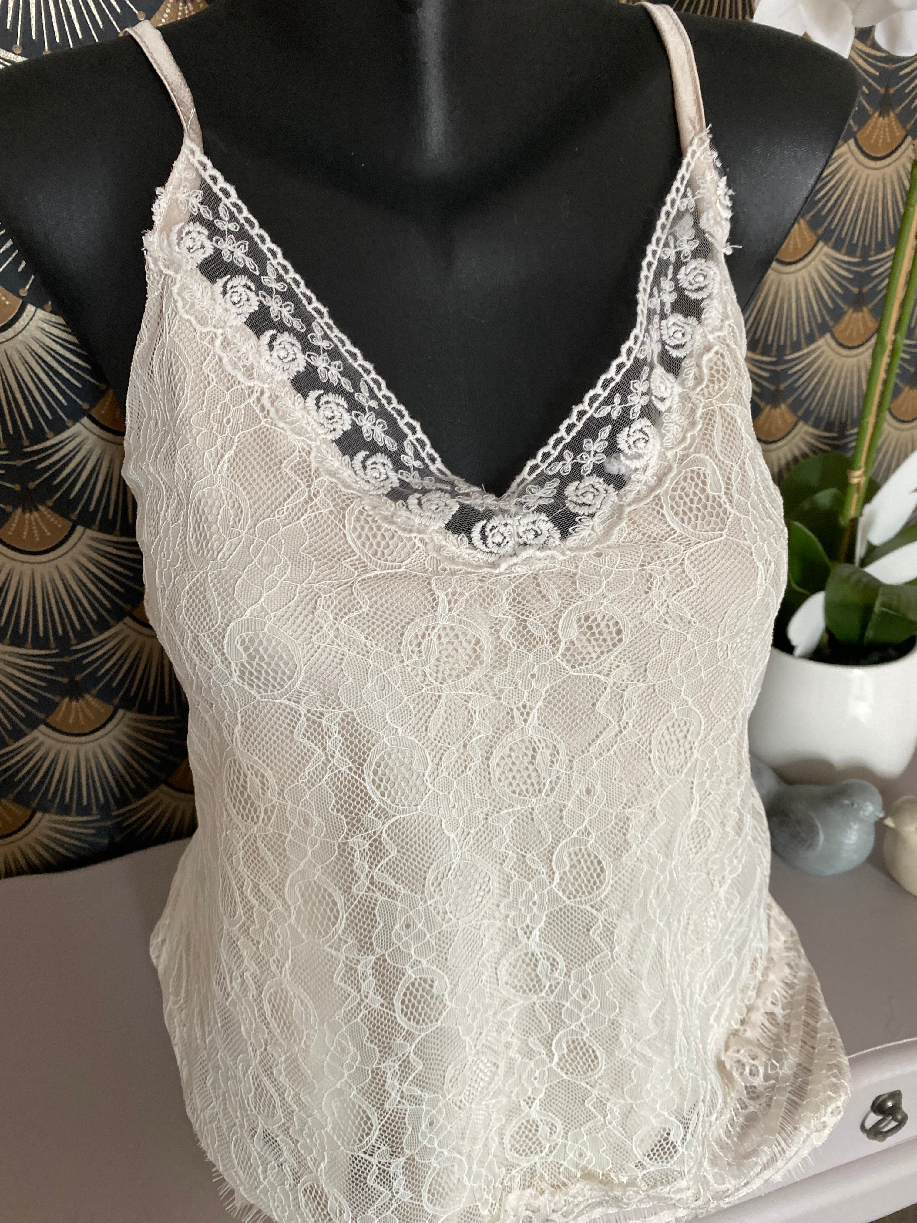 TOP DENTELLE ROSE /ECRU /NOIR  TU 34/42