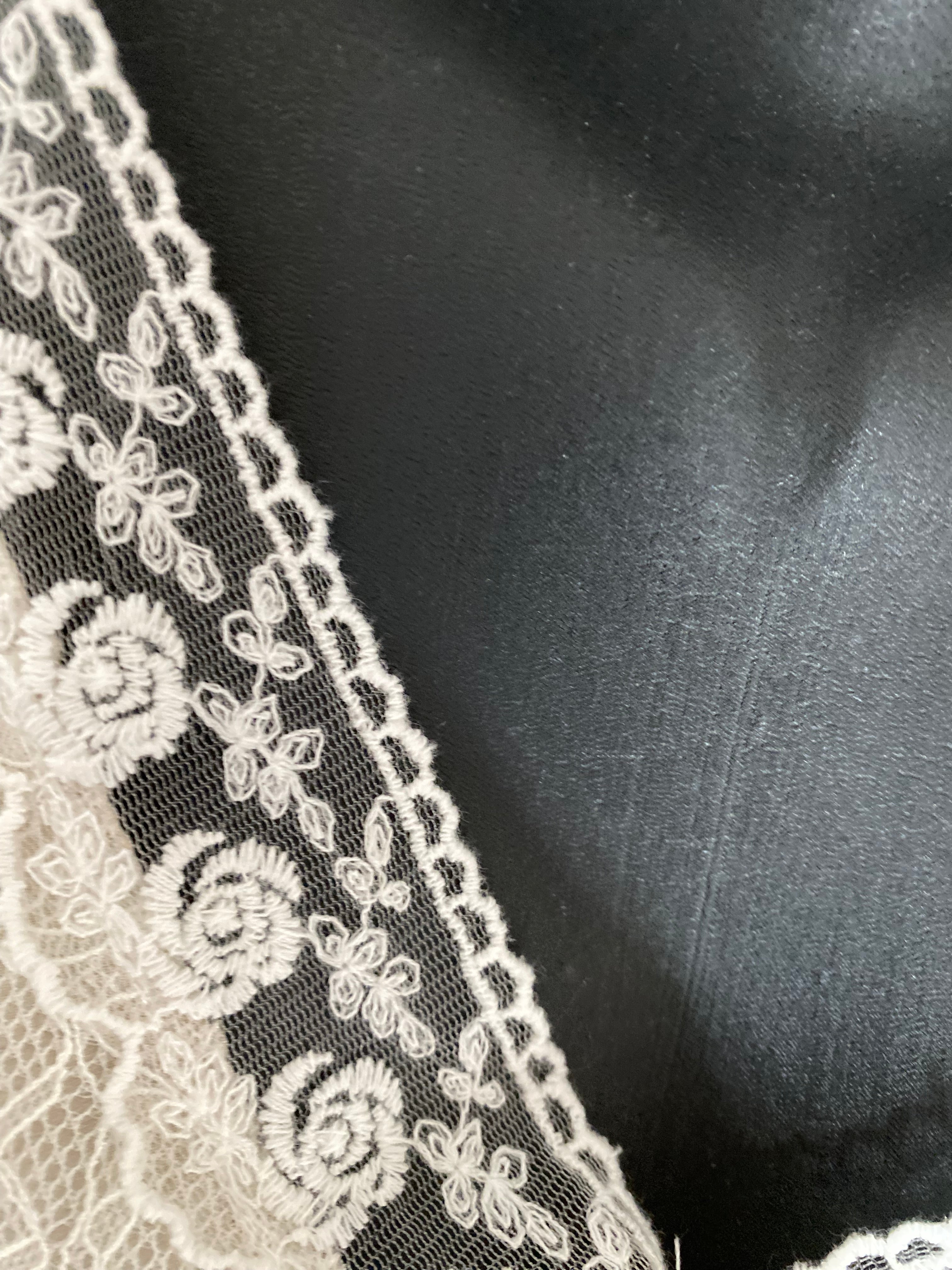 TOP DENTELLE ROSE /ECRU /NOIR  TU 34/42
