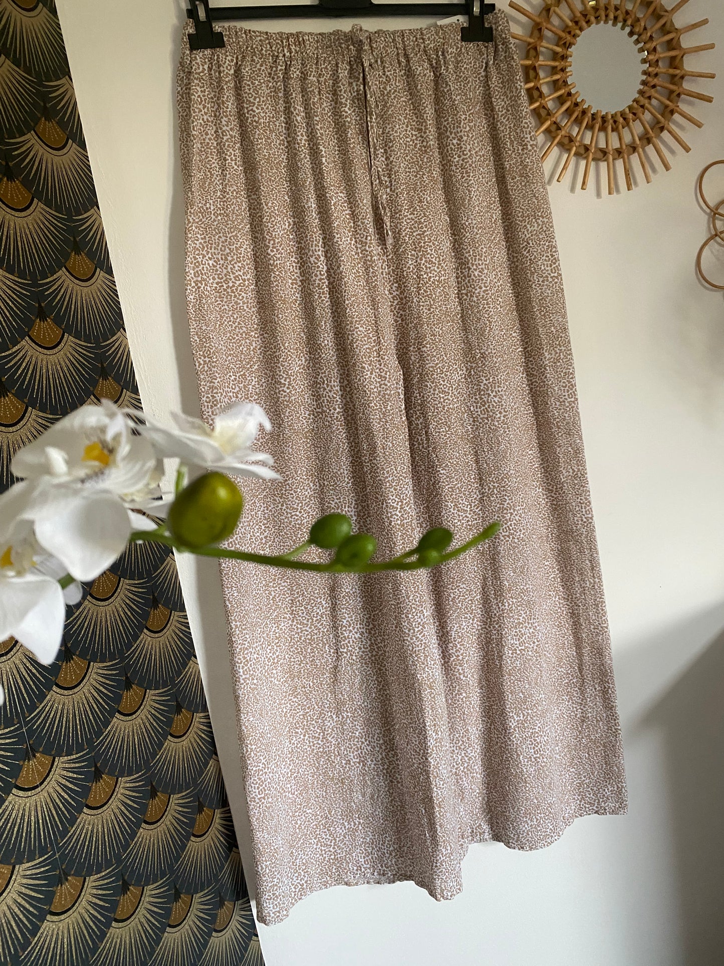 PANTALON FLUIDE LEO   (TROIS COLORIS )    TU 36/42 petit 44