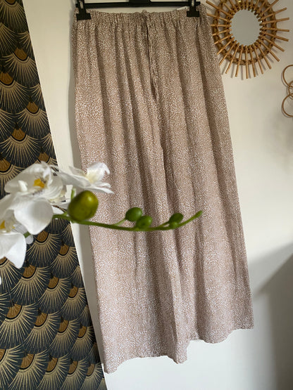 PANTALON FLUIDE LEO   (TROIS COLORIS )    TU 36/42 petit 44