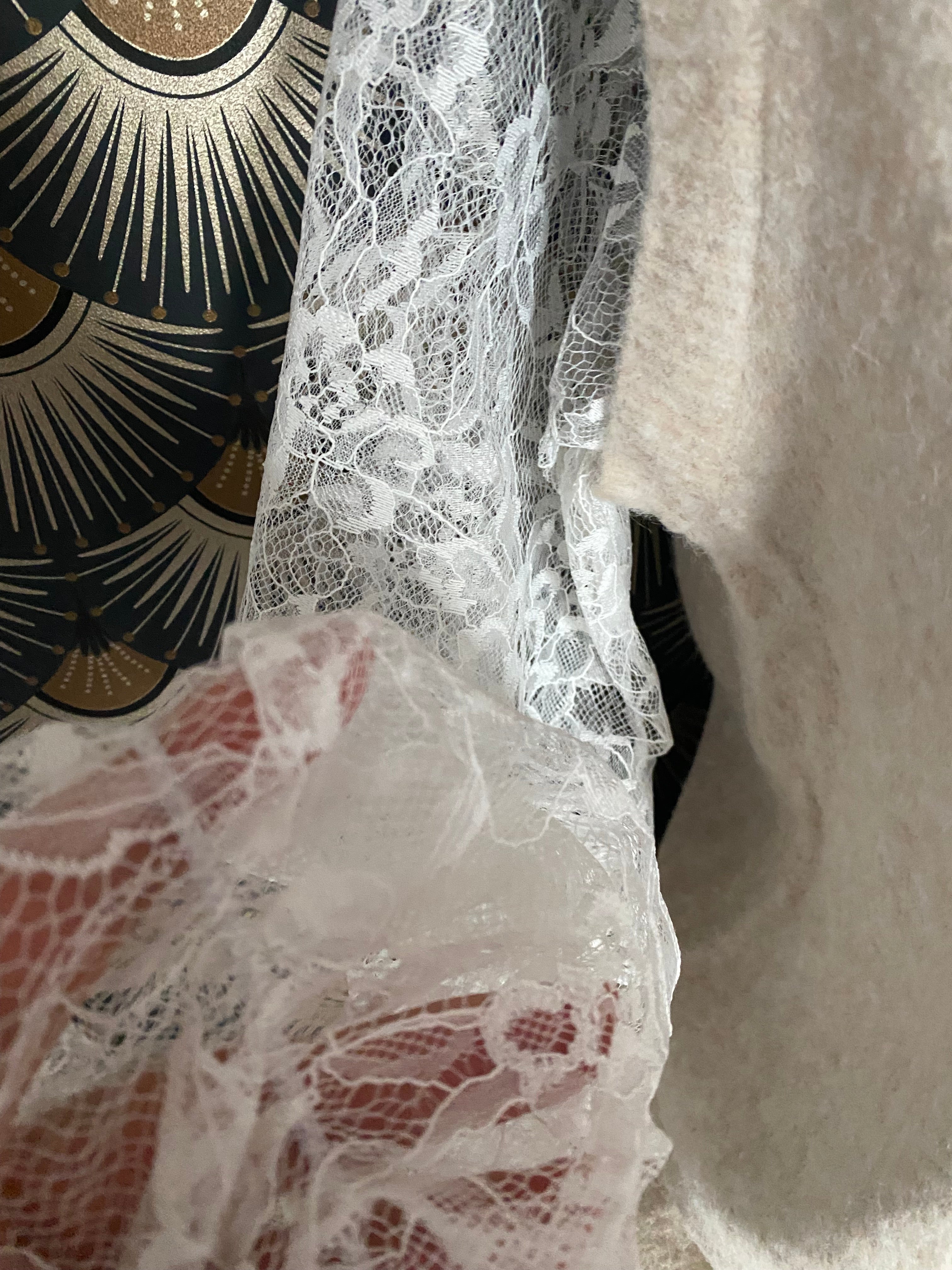 PULL DENTELLE COEUR ECRU  TU 36/42 PETIT 44