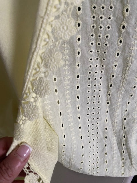 TOP FLEURS  JAUNE    36/42 petit 44