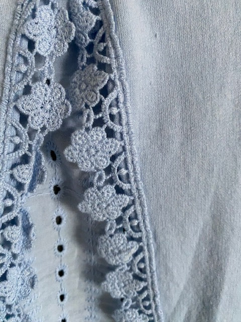 TOP FLEURS BLEU CIEL   36/42 PETIT 44