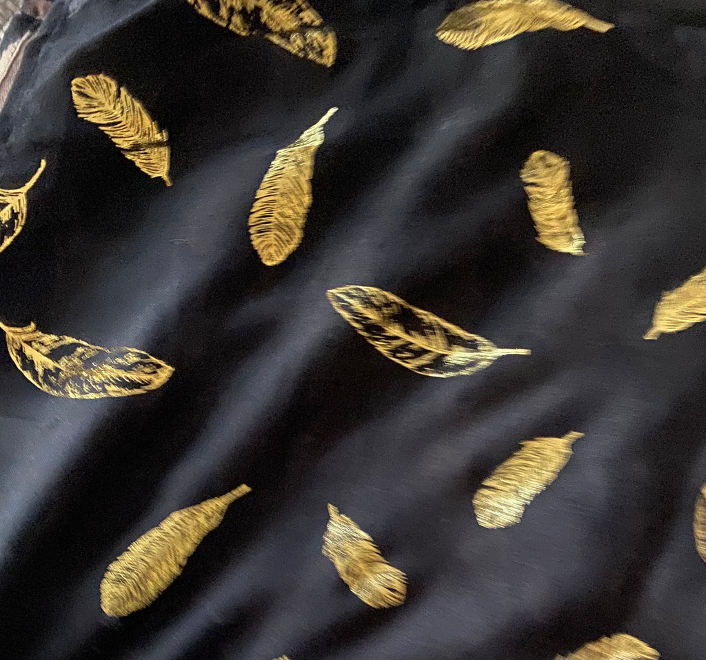 CHAUSSETTE DE NOEL  LUTIN AVEC  FOULARD , PARFUM ,BOUCLES D'OREILLES