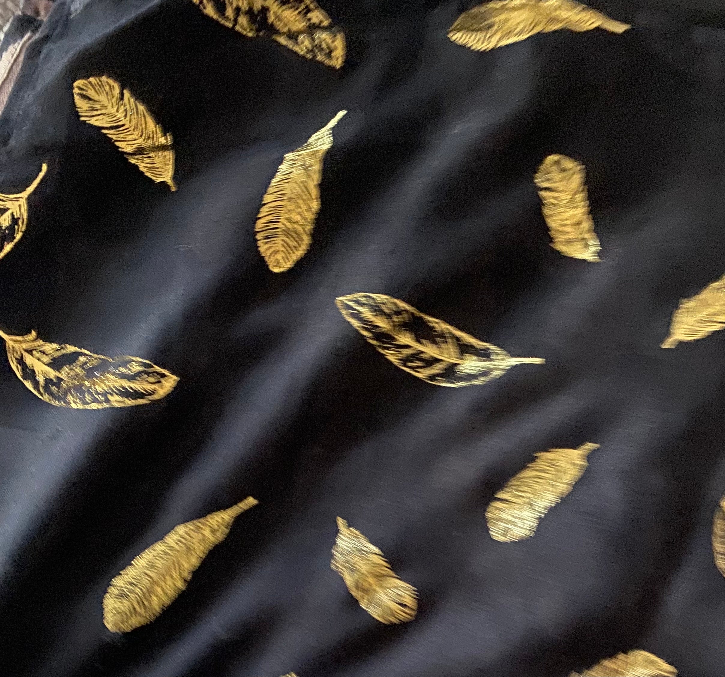 CHAUSSETTE DE NOEL  LUTIN AVEC  FOULARD , PARFUM ,BOUCLES D'OREILLES