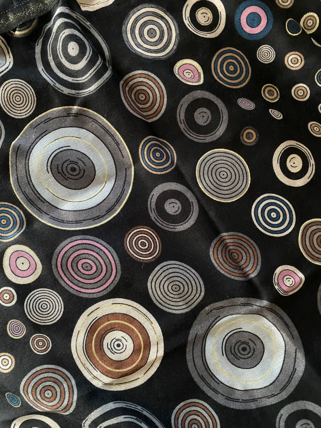 CHAUSSETTE DE NOEL  LUTIN AVEC  FOULARD , PARFUM ,BOUCLES D'OREILLES