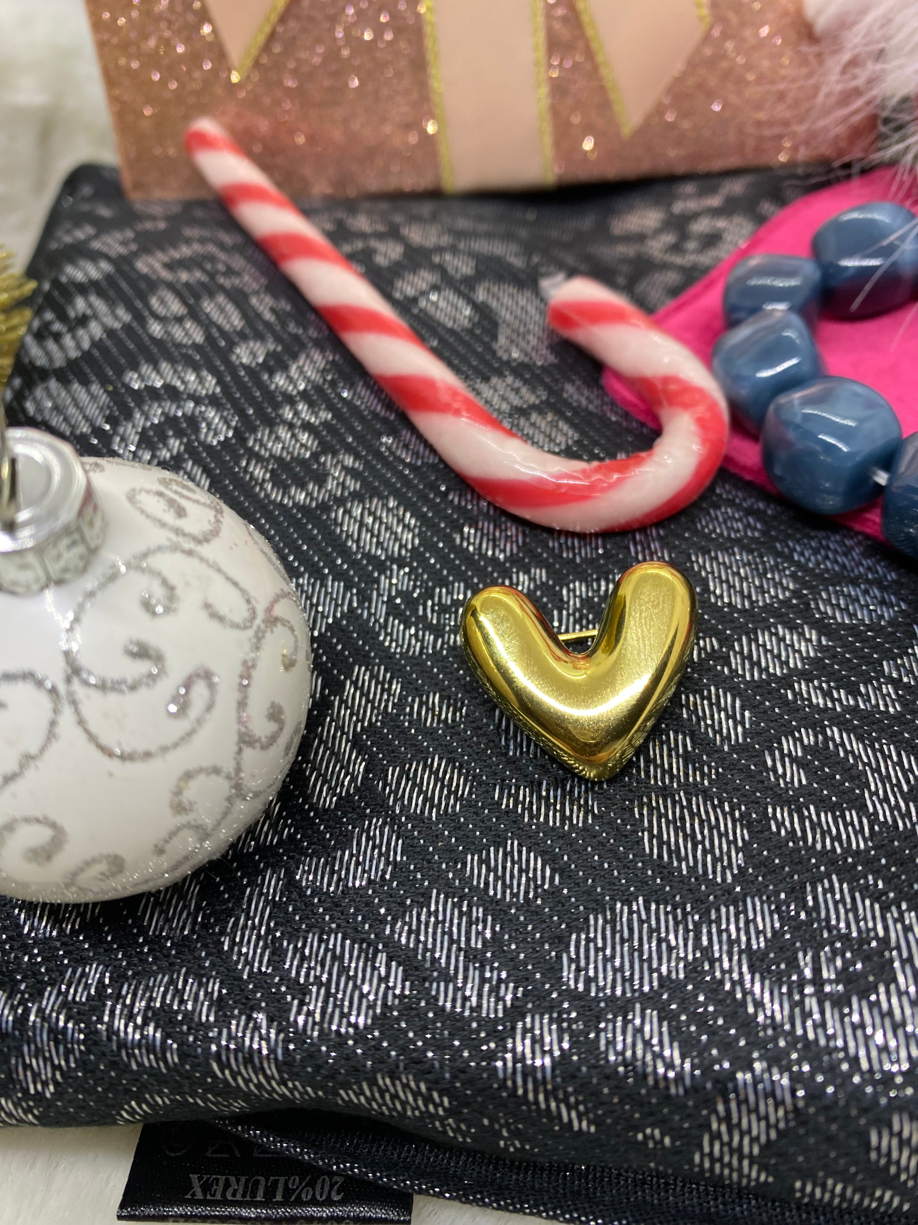 COFFRET DE NOEL  (ECHARPE LEO NOIRE , BRACELET POP CORN , BROCHE )