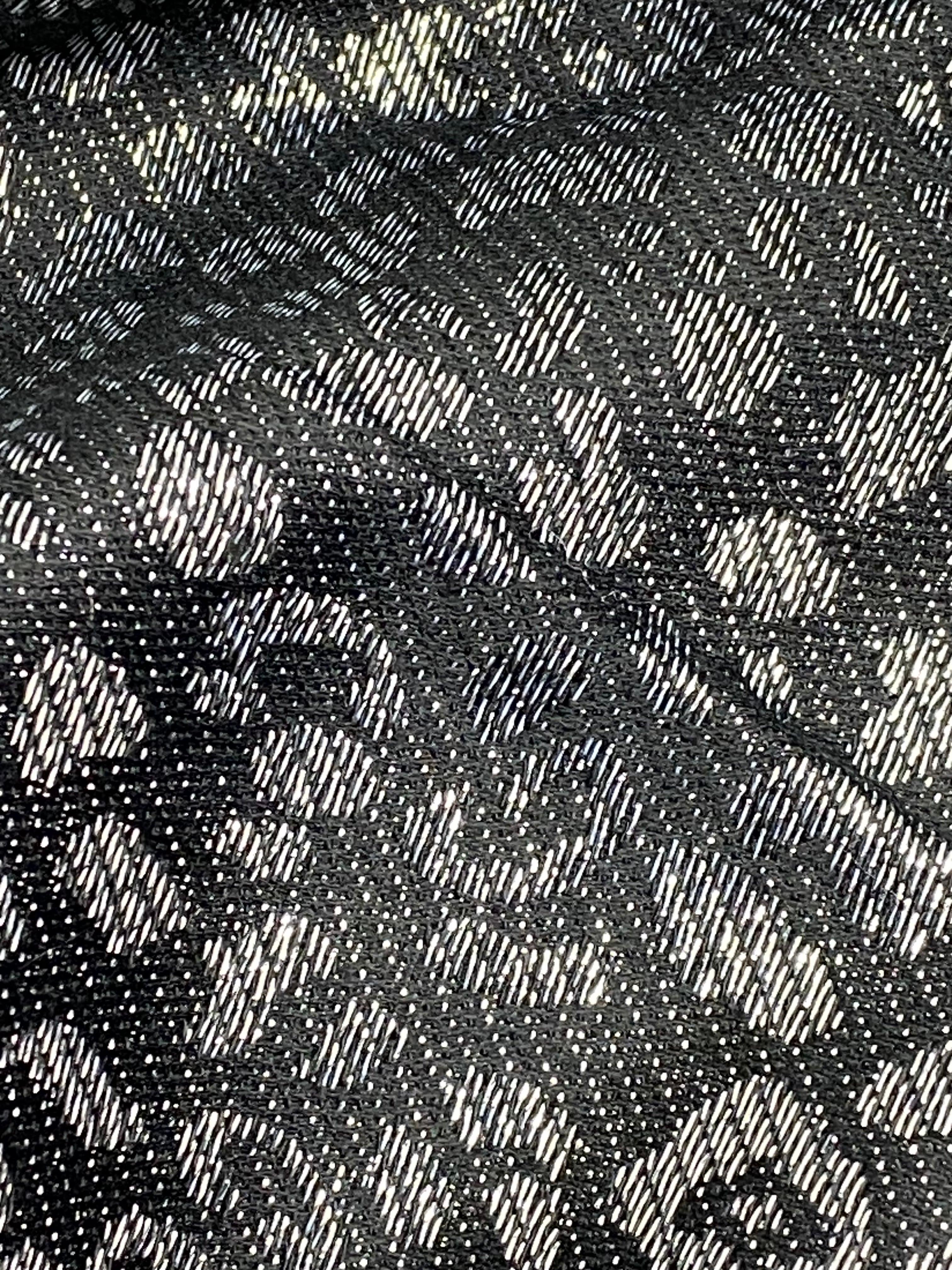 COFFRET DE NOEL  (ECHARPE LEO NOIRE , BRACELET POP CORN , BROCHE )