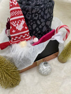 COFFRET DE NOEL  (ECHARPE LEO NOIRE , BRACELET POP CORN , BROCHE )