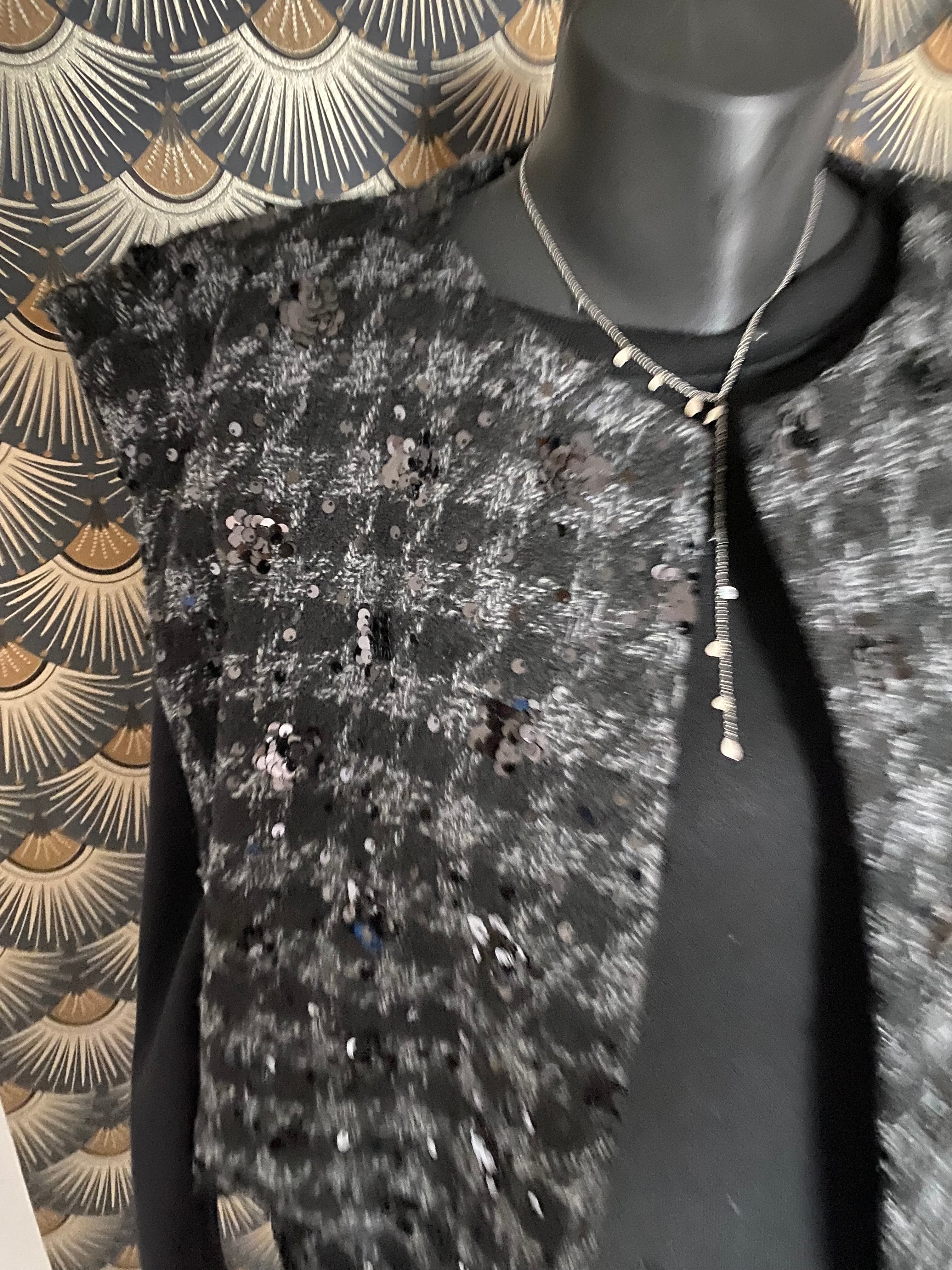 VESTE  TWEED ET SEQUINS   SANS MANCHE  Taille L/XL