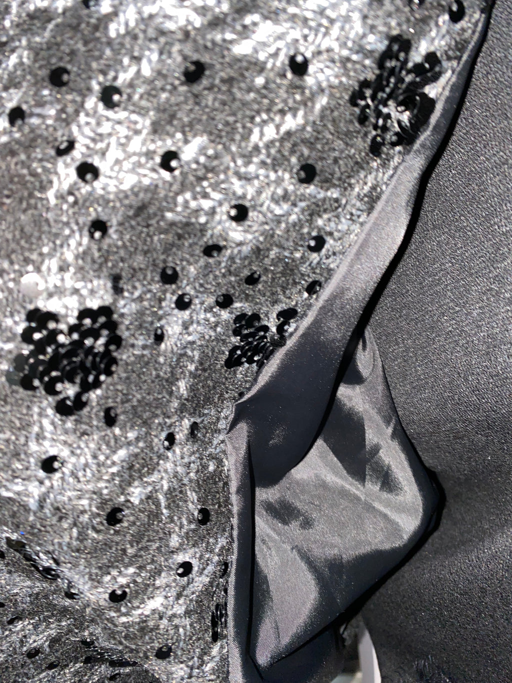 VESTE  TWEED ET SEQUINS   SANS MANCHE  Taille L/XL