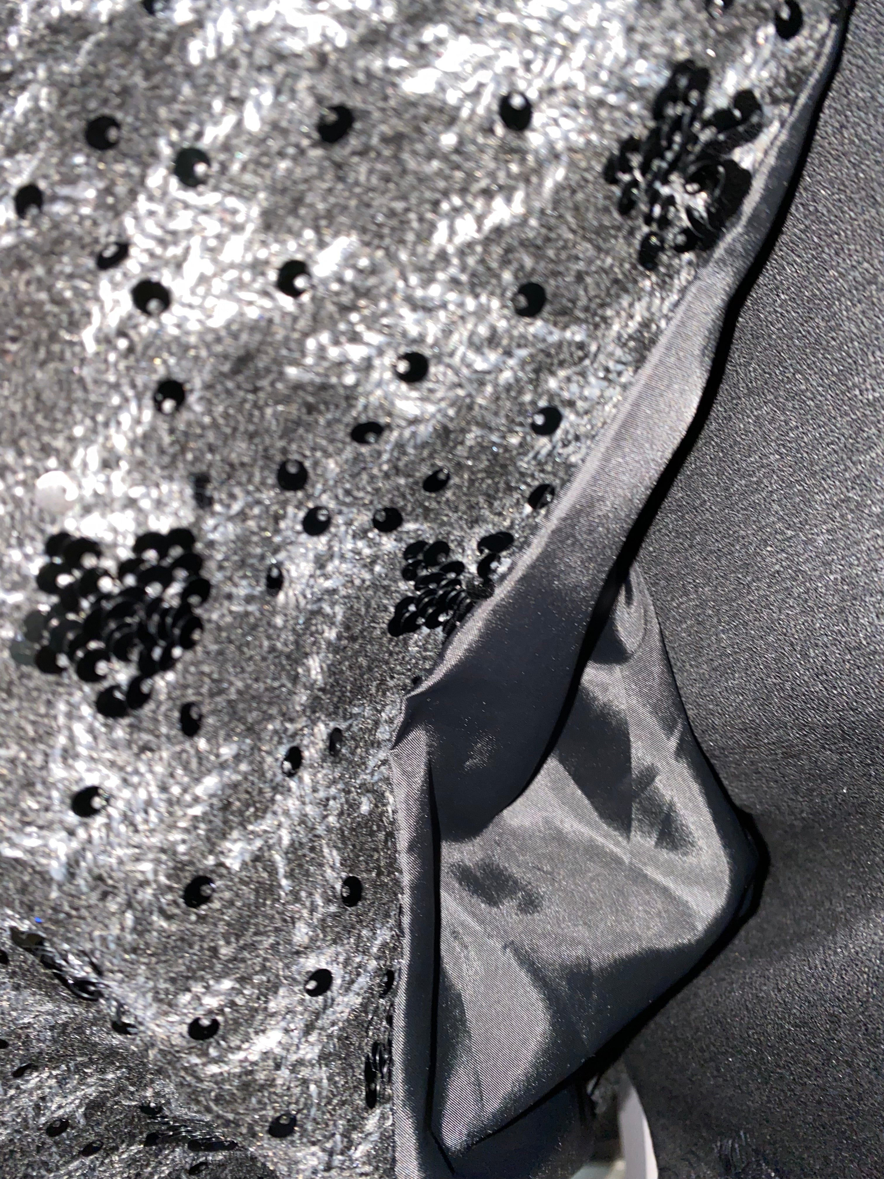 VESTE  TWEED ET SEQUINS   SANS MANCHE  Taille L/XL