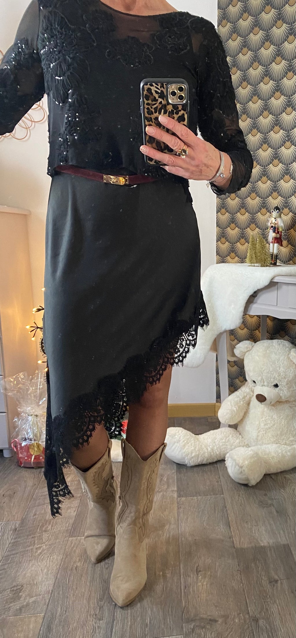 TOP DENTELLE ET SEQUIN  TU 34/42