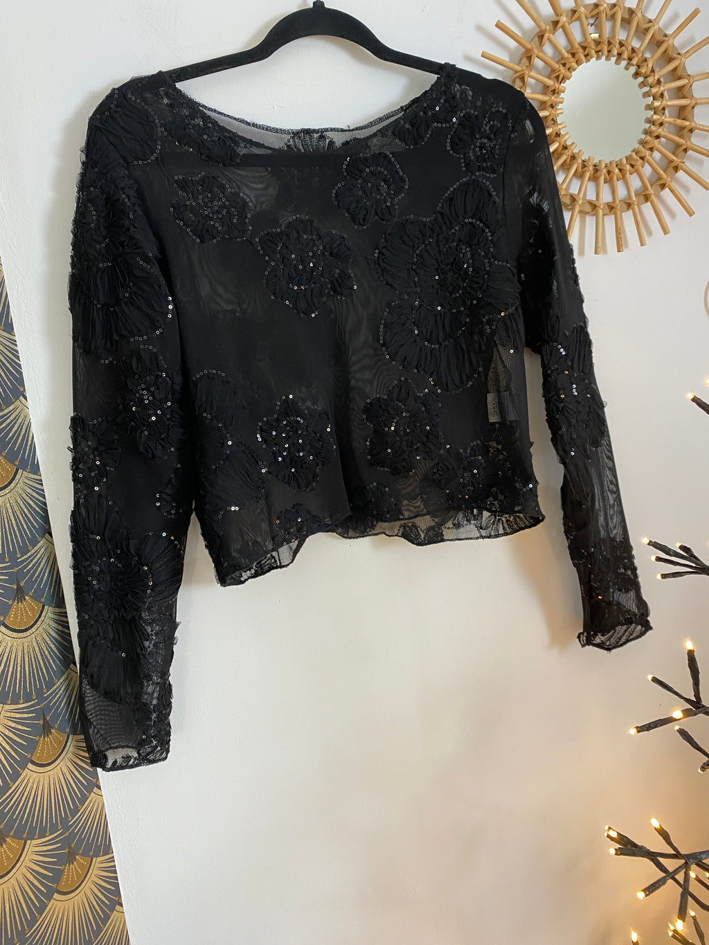 TOP DENTELLE ET SEQUIN  TU 34/42